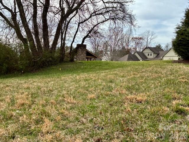 156 Triple Fairways Drive, Hendersonville, NC 28739