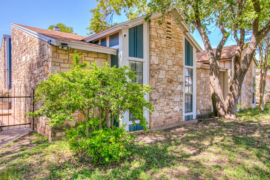 Image 2 of property listing at 1737 Utah Avenue, San Angelo, TX 76904