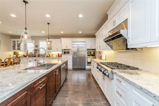 220 Barnes Road, Tustin, CA 92782
