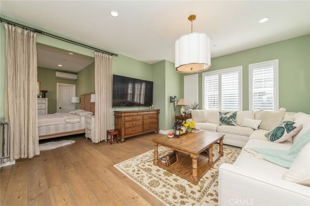 220 Barnes Road, Tustin, CA 92782
