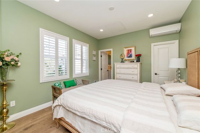 220 Barnes Road, Tustin, CA 92782