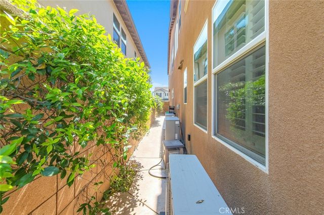 220 Barnes Road, Tustin, CA 92782