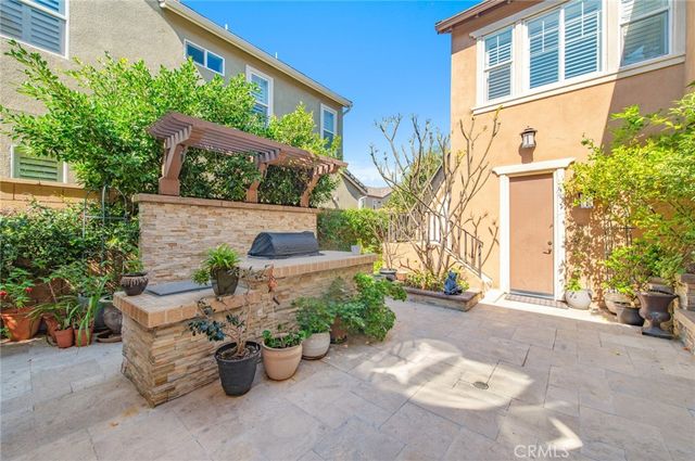 220 Barnes Road, Tustin, CA 92782