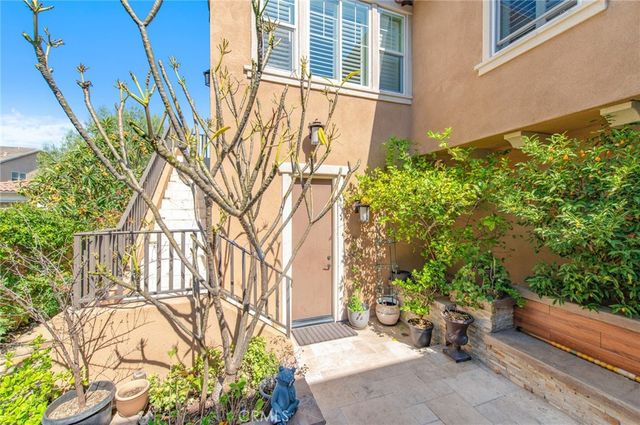 220 Barnes Road, Tustin, CA 92782