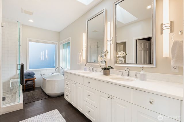 15618 163rd Avenue NE, Woodinville, WA 98072