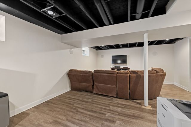 126 N Rohlwing Road, Palatine, IL 60074