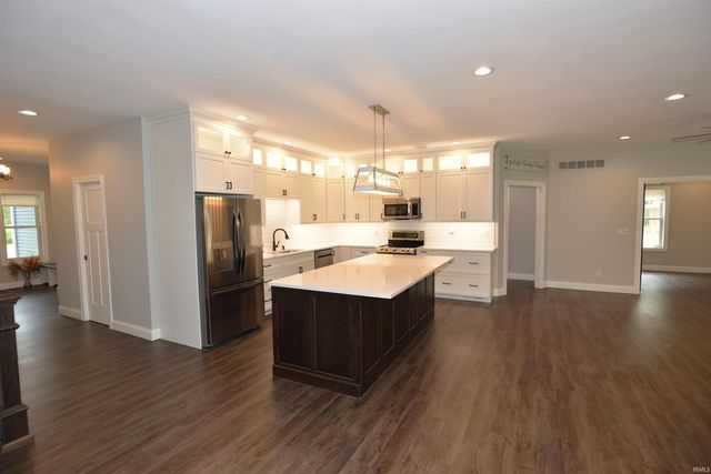 52427 Lynnewood Avenue, South Bend, IN 46628