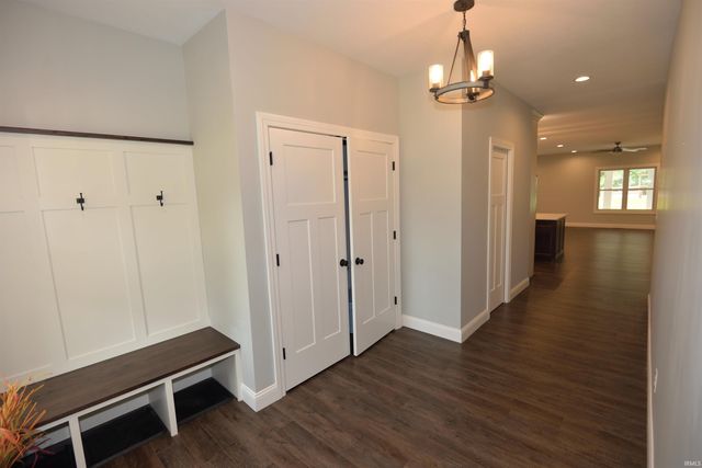 52427 Lynnewood Avenue, South Bend, IN 46628