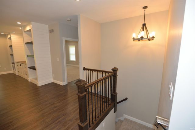 52427 Lynnewood Avenue, South Bend, IN 46628