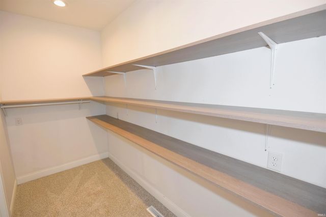 52427 Lynnewood Avenue, South Bend, IN 46628
