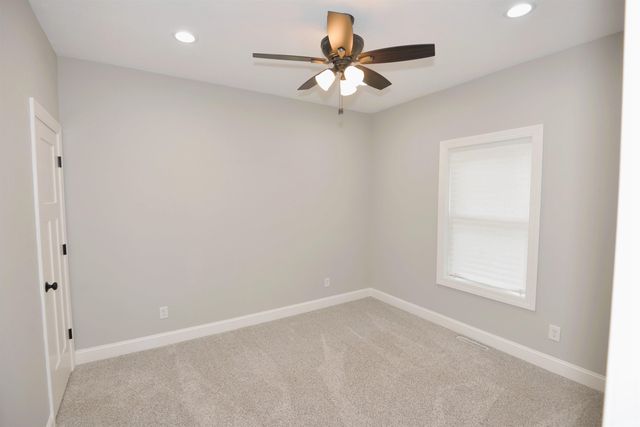 52427 Lynnewood Avenue, South Bend, IN 46628