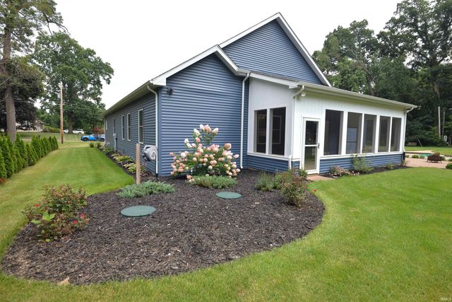 52427 Lynnewood Avenue, South Bend, IN 46628