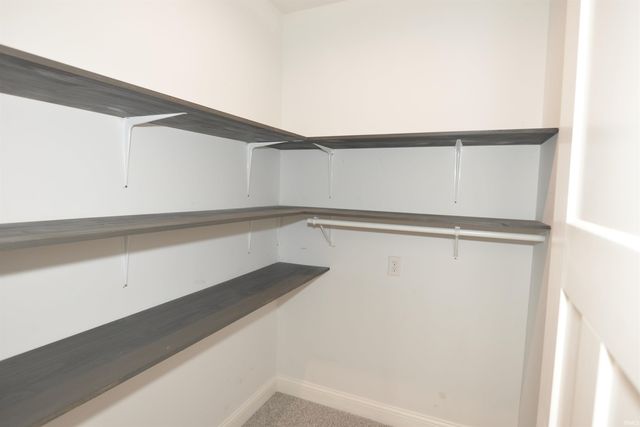 52427 Lynnewood Avenue, South Bend, IN 46628