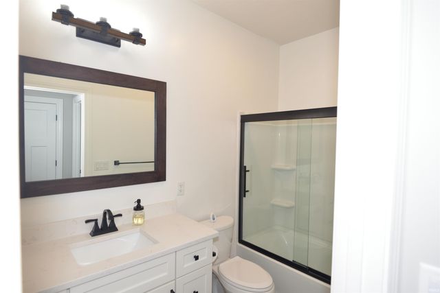 52427 Lynnewood Avenue, South Bend, IN 46628