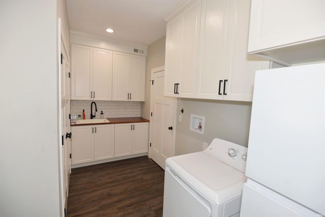52427 Lynnewood Avenue, South Bend, IN 46628