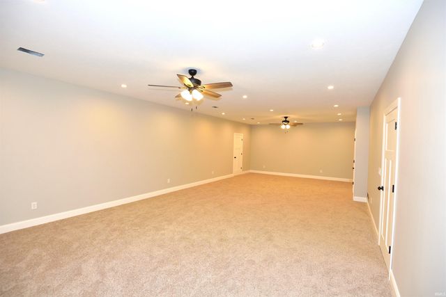 52427 Lynnewood Avenue, South Bend, IN 46628