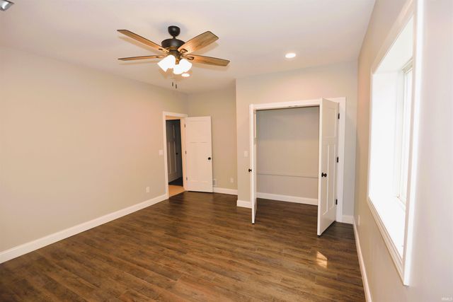 52427 Lynnewood Avenue, South Bend, IN 46628