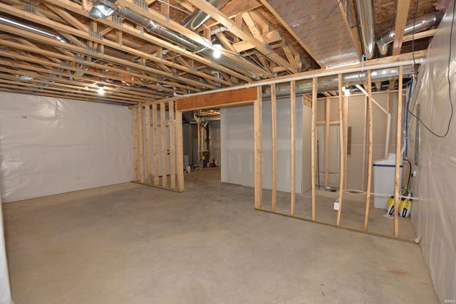 52427 Lynnewood Avenue, South Bend, IN 46628