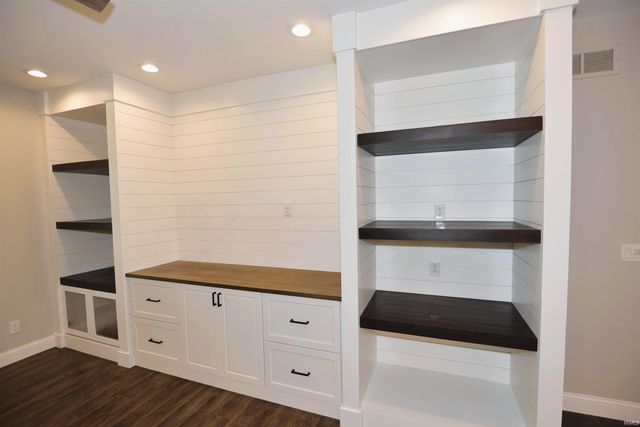 52427 Lynnewood Avenue, South Bend, IN 46628