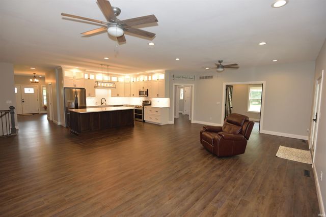 52427 Lynnewood Avenue, South Bend, IN 46628