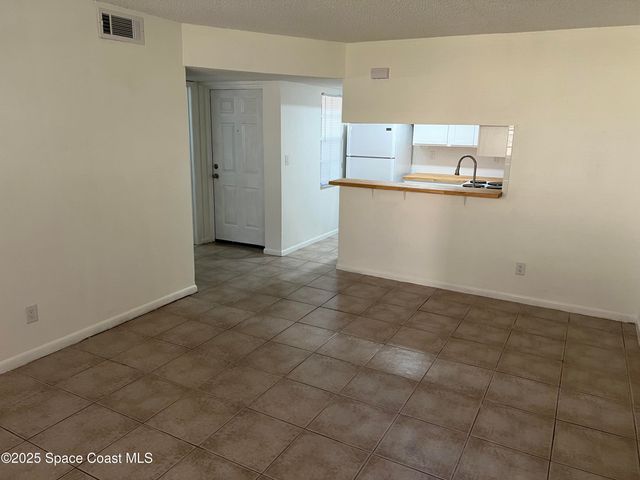 1609 Sunny Brook Lane NE E101, Palm Bay, FL 32905