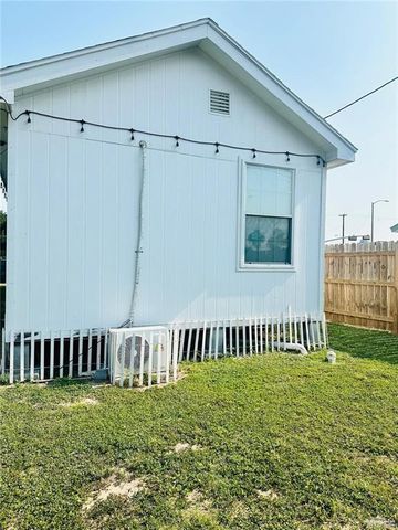 159 E Rodriguez Avenue, Raymondville, TX 78580