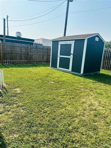 159 E Rodriguez Avenue, Raymondville, TX 78580