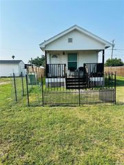 159 E Rodriguez Avenue, Raymondville, TX 78580