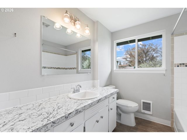 7108 TENNESSEE Ln, Vancouver, WA 98664