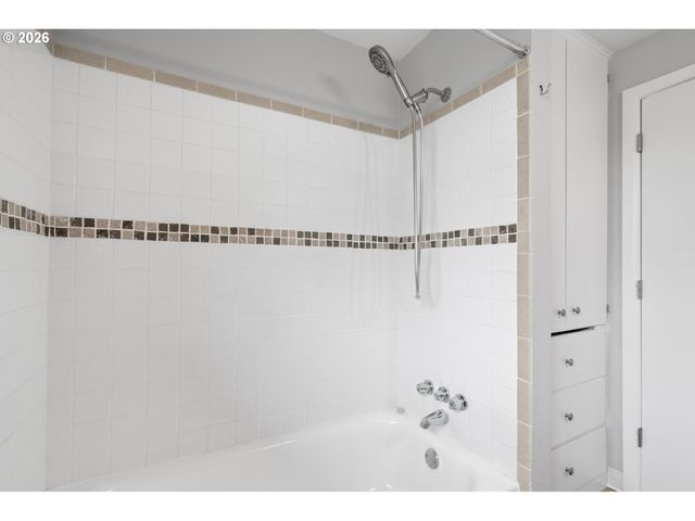 7108 TENNESSEE Ln, Vancouver, WA 98664