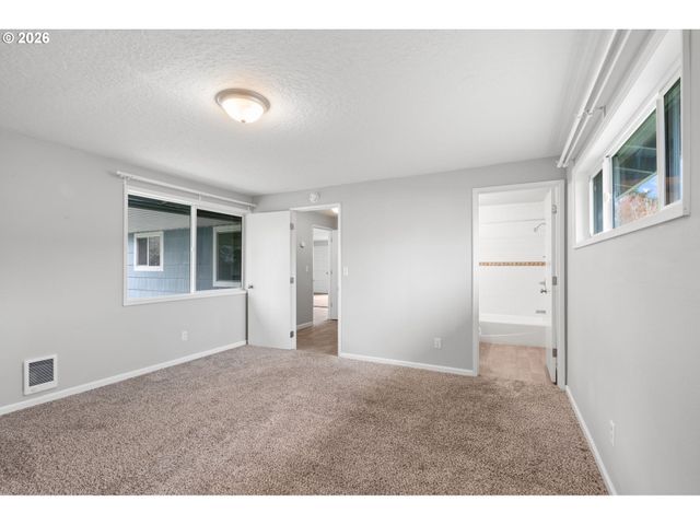 7108 TENNESSEE Ln, Vancouver, WA 98664