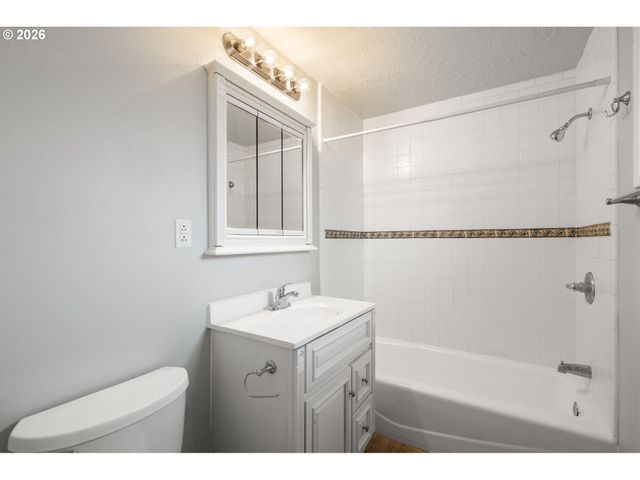 7108 TENNESSEE Ln, Vancouver, WA 98664