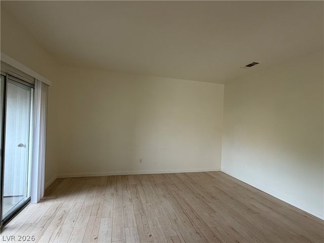 5525 West Flamingo Road 2016, Las Vegas, NV 89103