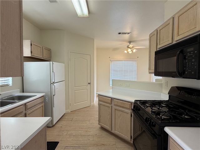 5525 West Flamingo Road 2016, Las Vegas, NV 89103