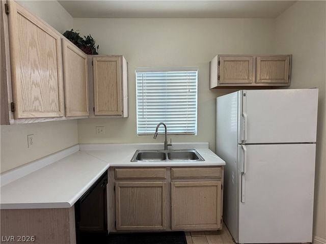5525 West Flamingo Road 2016, Las Vegas, NV 89103