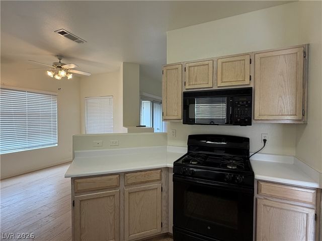 5525 West Flamingo Road 2016, Las Vegas, NV 89103