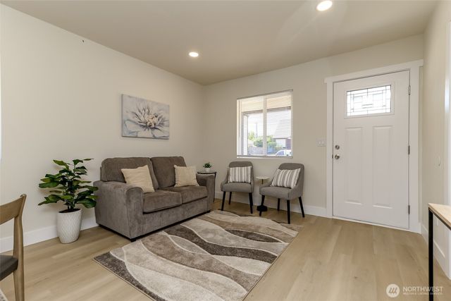 3833 E G Street, Tacoma, WA 98404