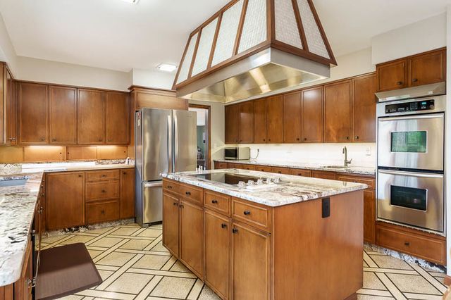 2520 E CHICKADEE Trail, Rockford, IL 61107