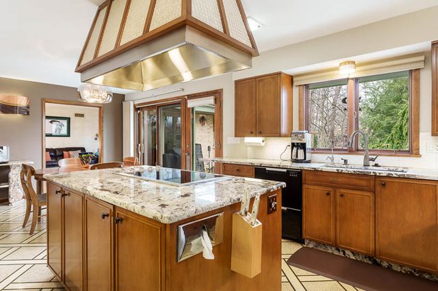 2520 E CHICKADEE Trail, Rockford, IL 61107