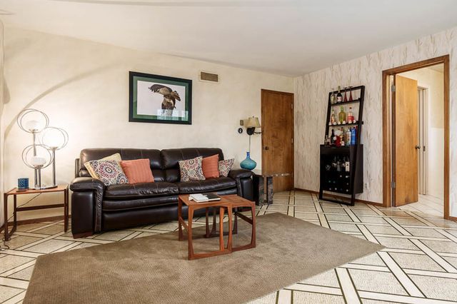 2520 E CHICKADEE Trail, Rockford, IL 61107