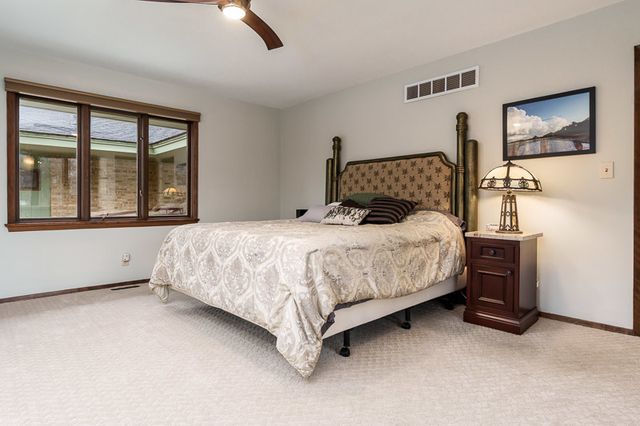 2520 E CHICKADEE Trail, Rockford, IL 61107