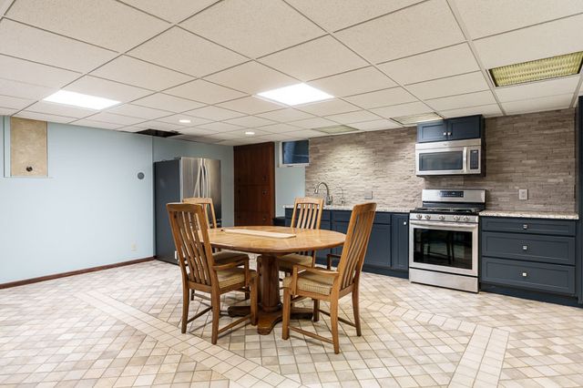 2520 E CHICKADEE Trail, Rockford, IL 61107