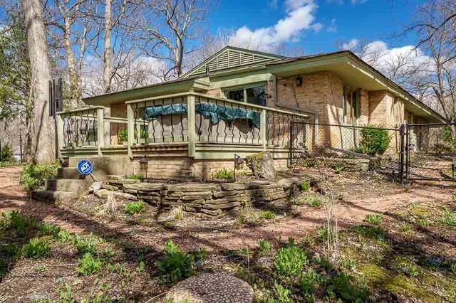 2520 E CHICKADEE Trail, Rockford, IL 61107