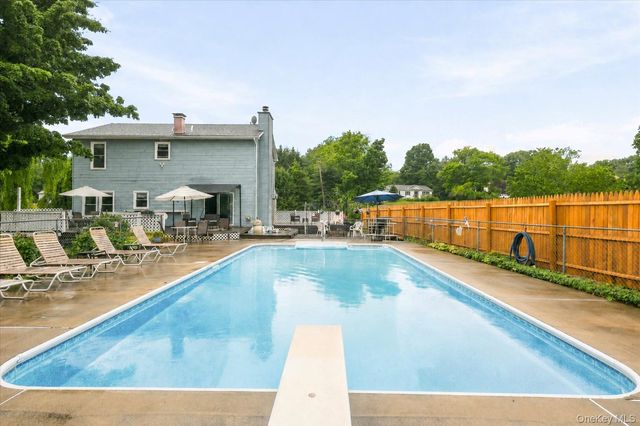 2 Summerset Drive, Wallkill, NY 12589