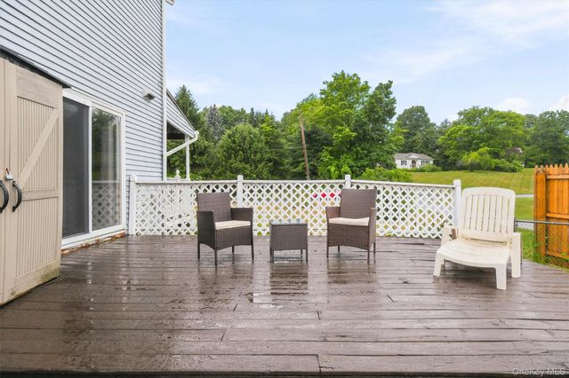 2 Summerset Drive, Wallkill, NY 12589