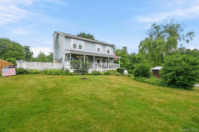 2 Summerset Drive, Wallkill, NY 12589