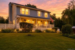 2 Summerset Drive, Wallkill, NY 12589