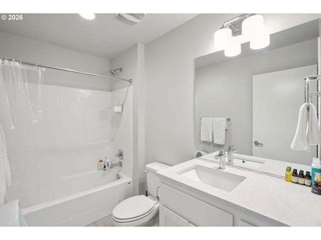 12045 Se 5TH St, Vancouver, WA 98683