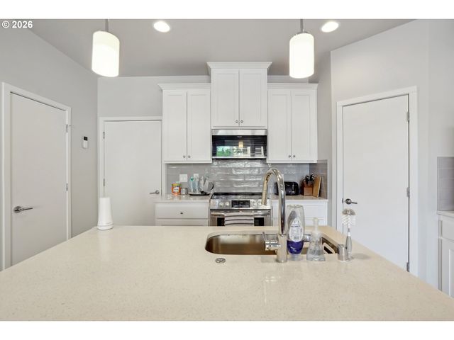 12045 Se 5TH St, Vancouver, WA 98683