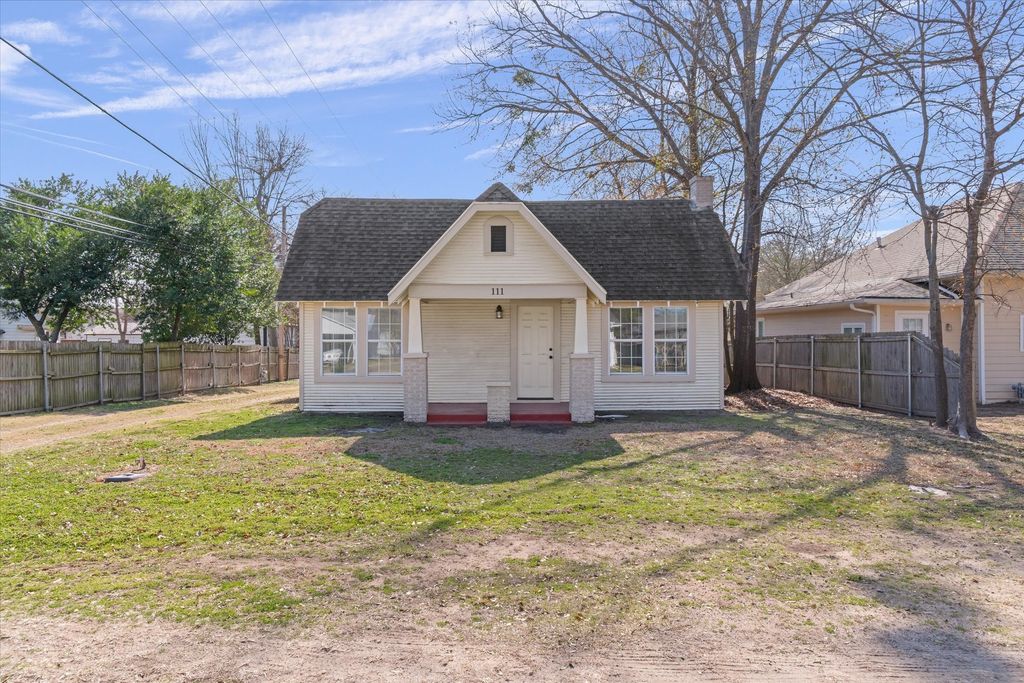111 W Wolfe Street, Grand Saline, TX 75140